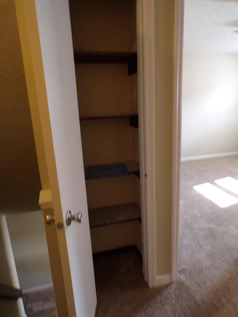 114 E Norwich Ave Apt B
