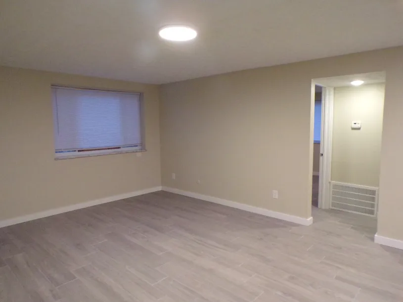30 E Lane Ave Apt 102 ~ Renovated 