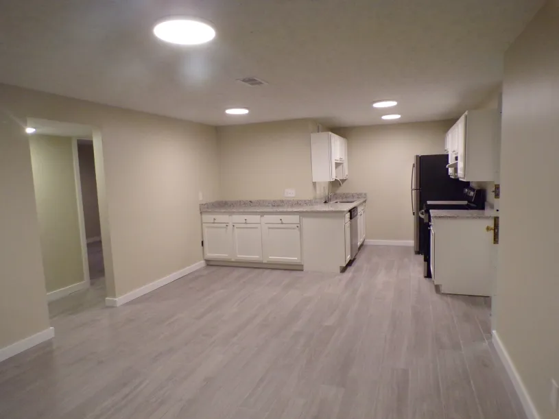 30 E Lane Ave Apt 102 ~ Renovated 