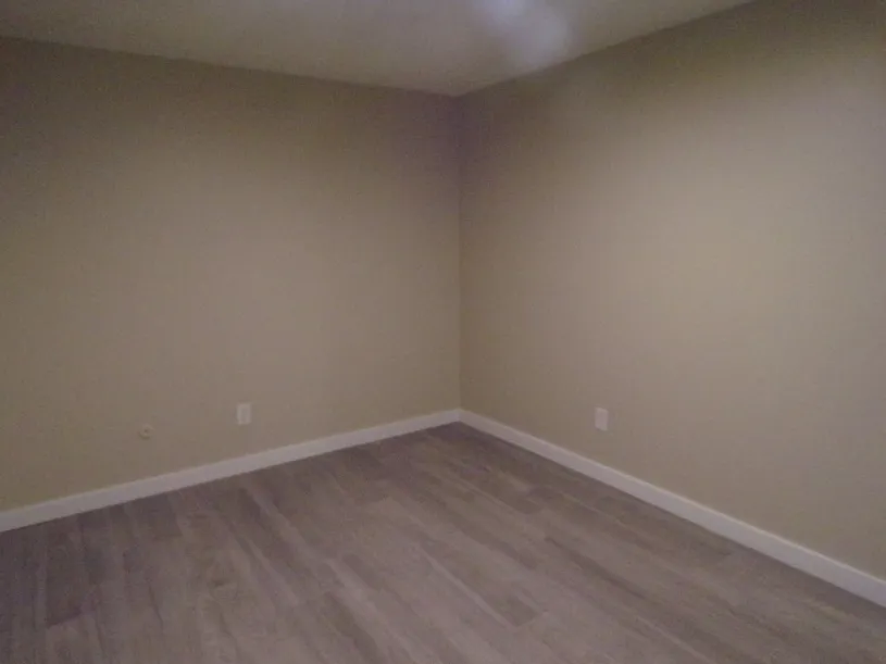 30 E Lane Ave Apt 102 ~ Renovated 