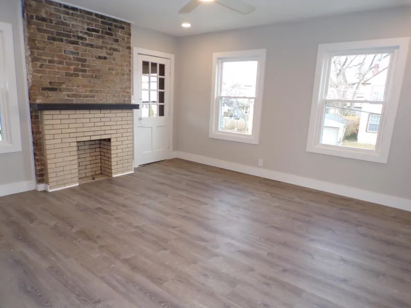 2689 1/2 Neil Ave ~ One Bedroom 
