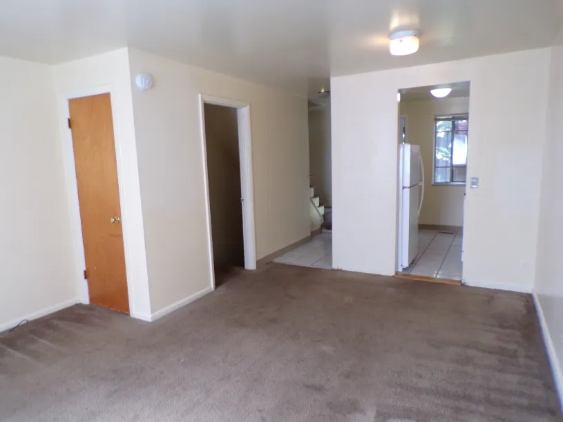 159 E Lane Ave Apt C