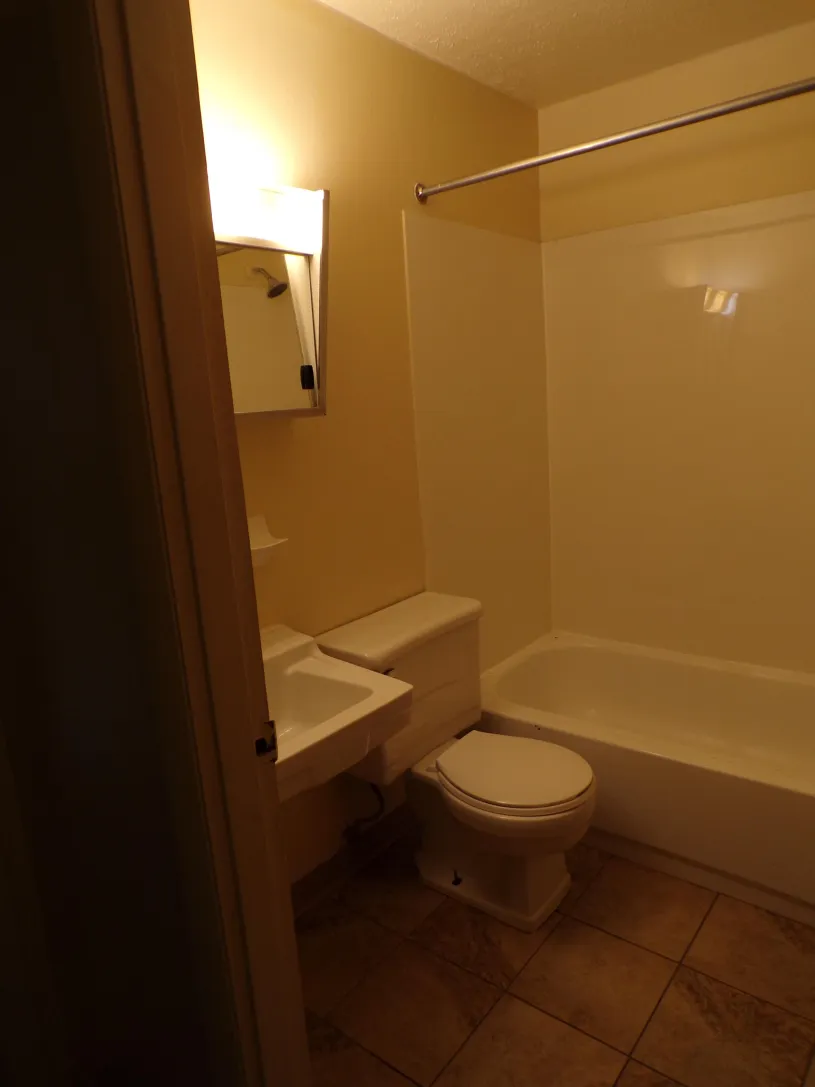 159 E Lane Ave Apt C