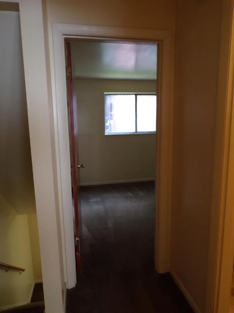 159 E Lane Ave Apt C
