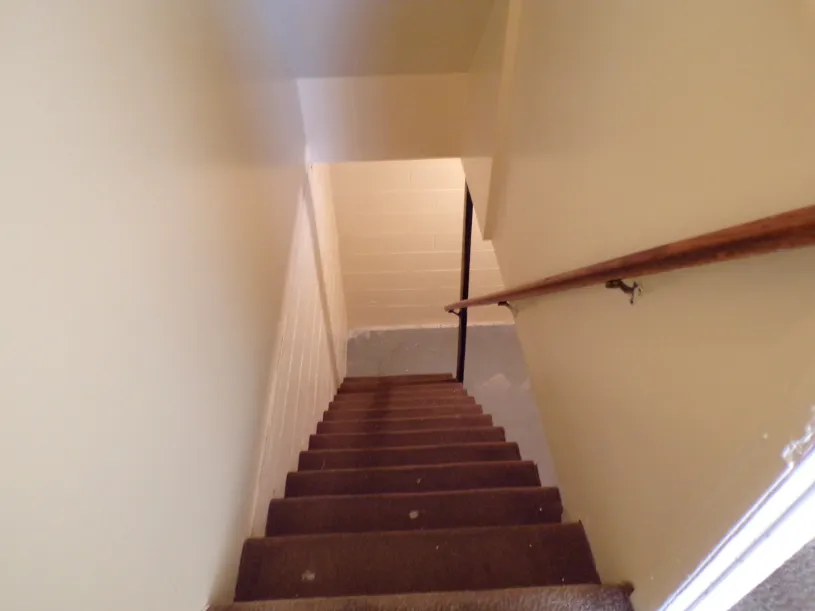 159 E Lane Ave Apt C