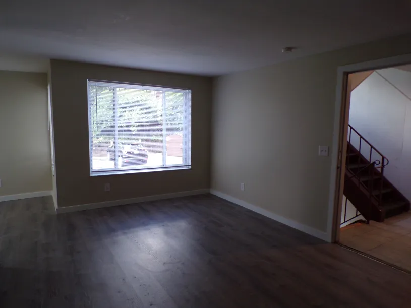 130 E Woodruff Ave Apt 2C ~ Renovated 