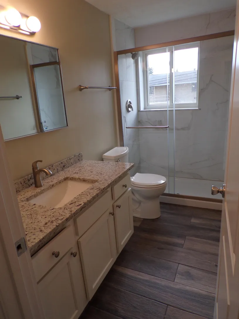 130 E Woodruff Ave Apt 2C ~ Renovated 