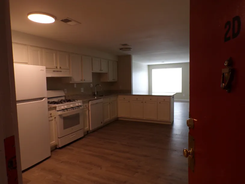 130 E Woodruff Ave Apt 2D ~ Renovated 