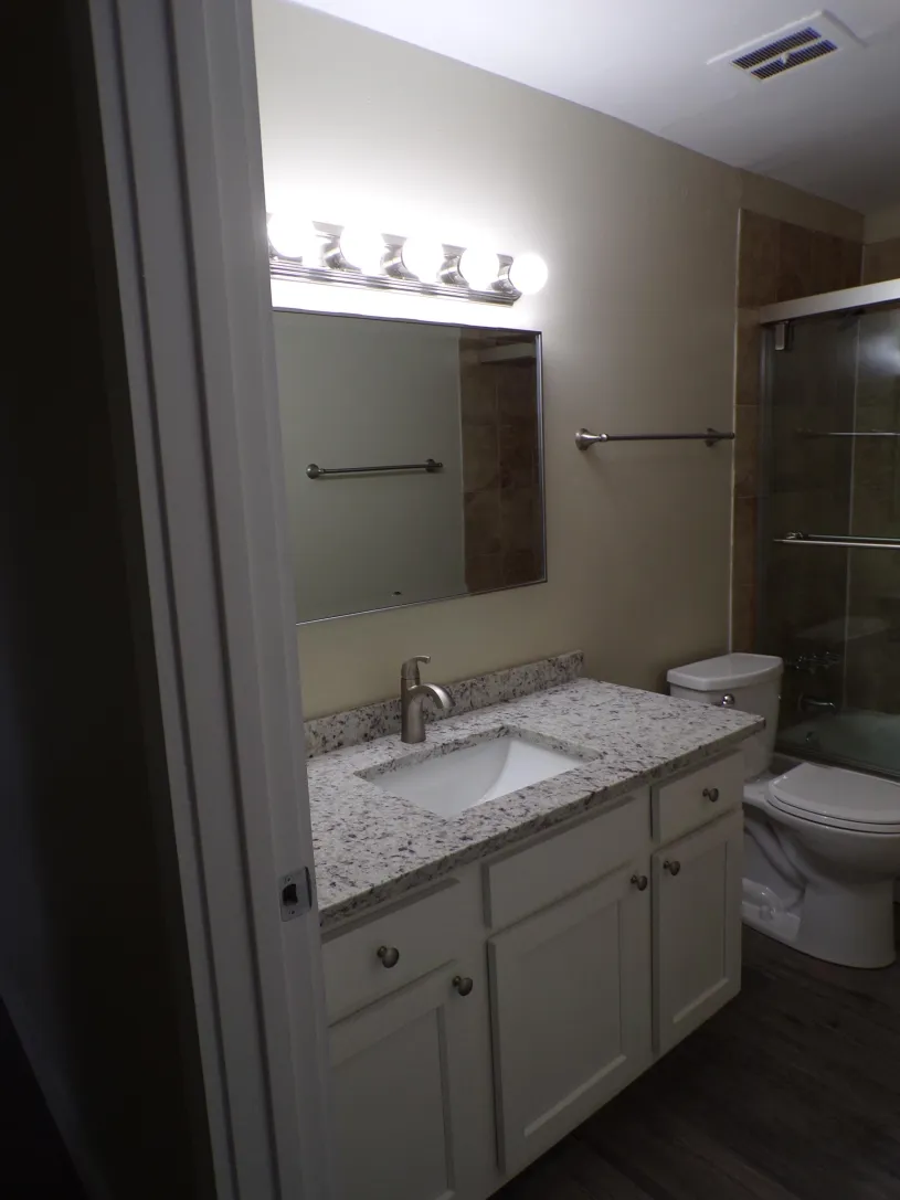 130 E Woodruff Ave Apt 2D ~ Renovated 