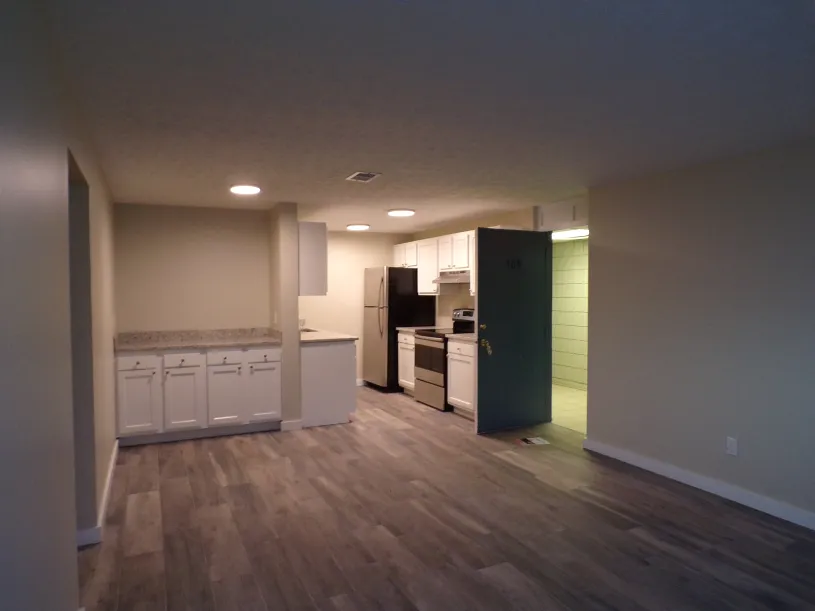 30 E Lane Ave Apt 105 ~ Renovated 