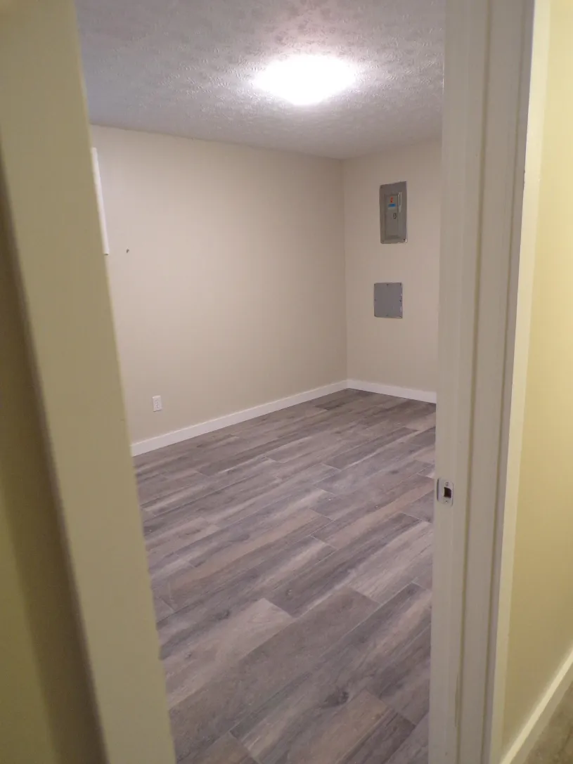 30 E Lane Ave Apt 105 ~ Renovated 