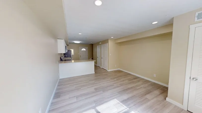 101 E Lane Ave Apt E