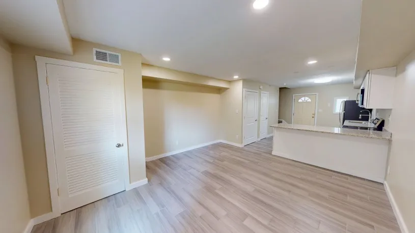 101 E Lane Ave Apt D