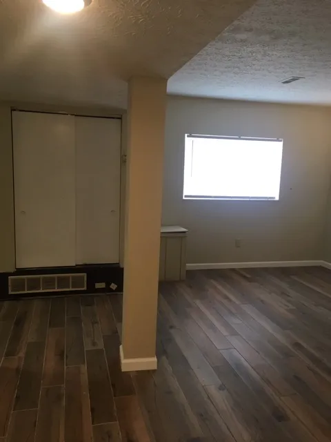 104 W Lane Ave - 3BR Apt F