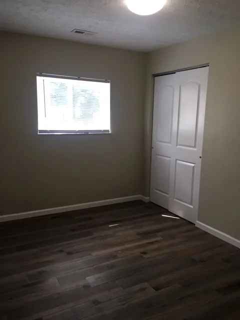 104 W Lane Ave - 3BR Apt F