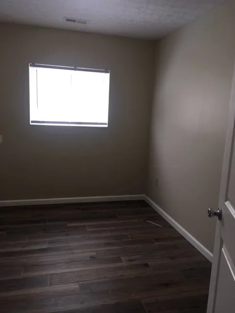 104 W Lane Ave - 3BR Apt F