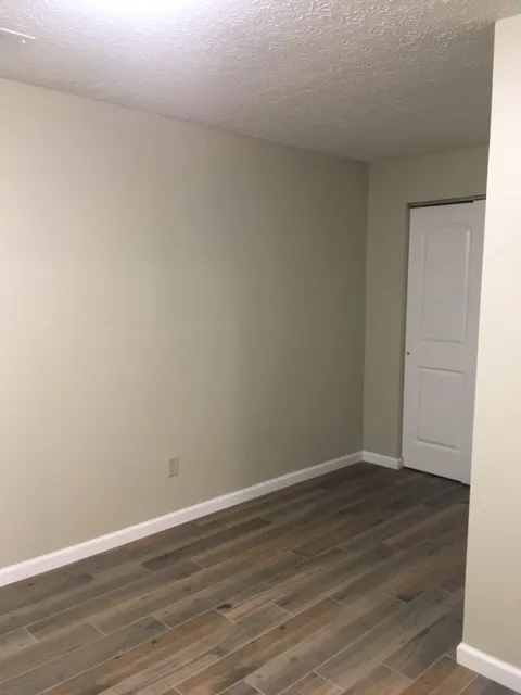 104 W Lane Ave - 3BR Apt F