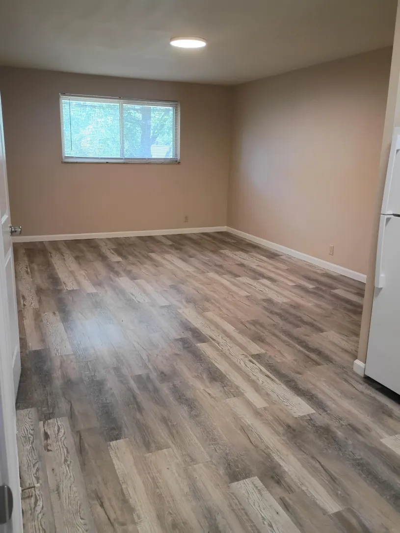 106 W Dodridge St Apt D