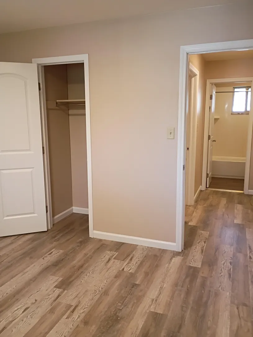 106 W Dodridge St Apt D
