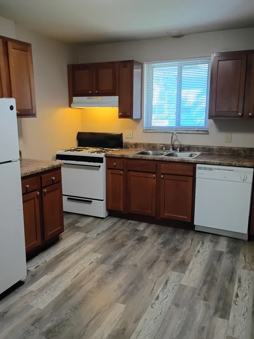 106 W Dodridge St Apt D