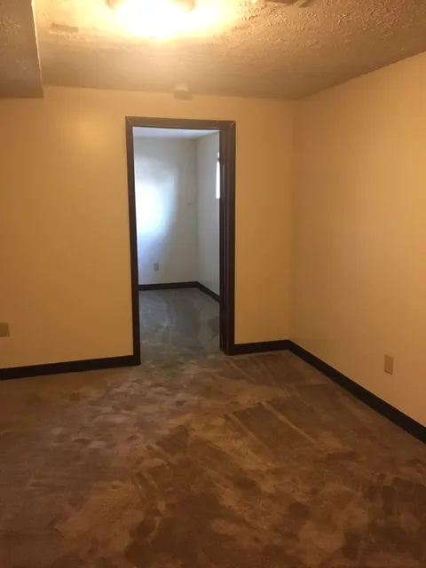 112 W Lane Ave 1BR