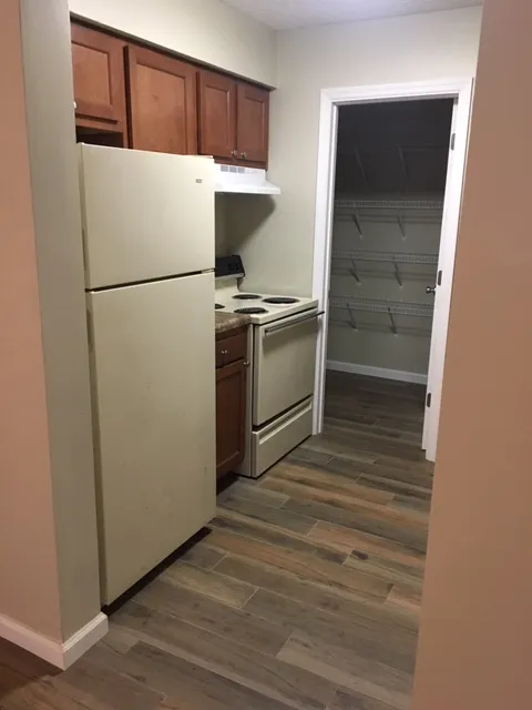 114 E Norwich Ave Apt F