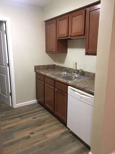 114 E Norwich Ave Apt F