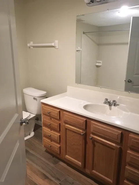 114 E Norwich Ave Apt F