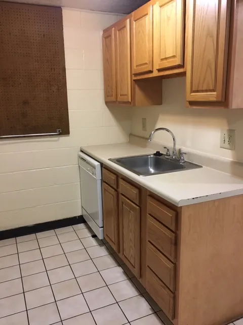 115-125 W Northwood Ave
