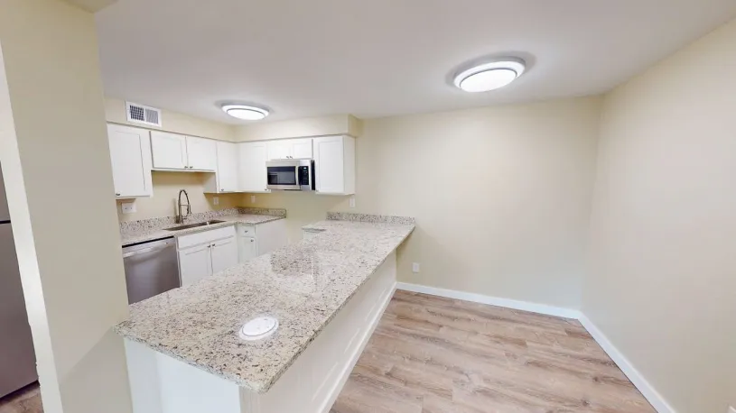 130 E Woodruff Ave Apt 2E ~ Renovated 