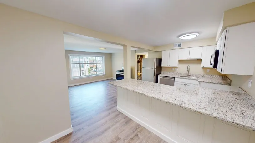 130 E Woodruff Ave Apt 2E ~ Renovated 