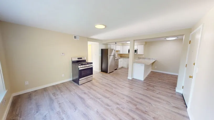 130 E Woodruff Ave Apt 2E ~ Renovated 