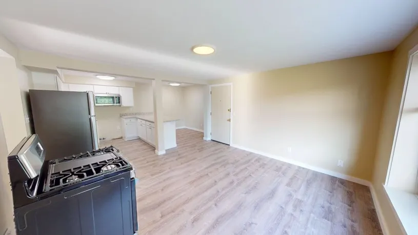 130 E Woodruff Ave Apt 2E ~ Renovated 