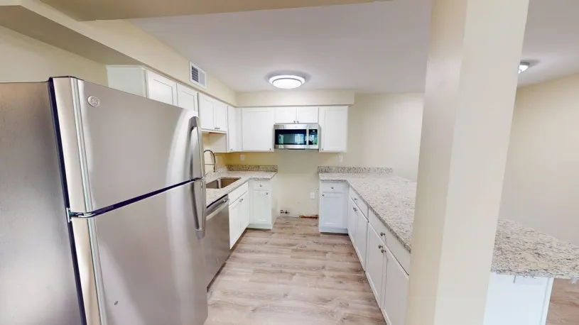130 E Woodruff Ave Apt 2E ~ Renovated 