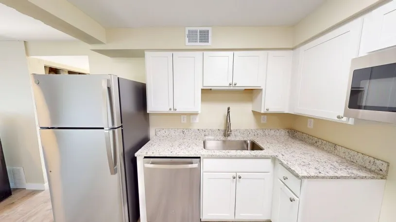 130 E Woodruff Ave Apt 2E ~ Renovated 