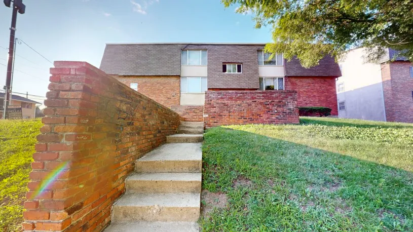 130 E Woodruff Ave Apt 2E ~ Renovated 