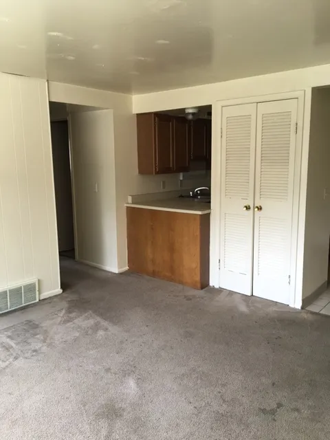 130 E Woodruff Ave 2BR