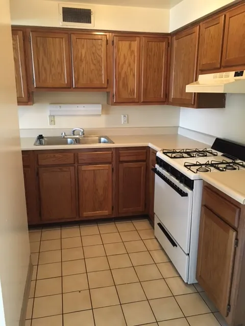 130 E Woodruff Ave 2BR