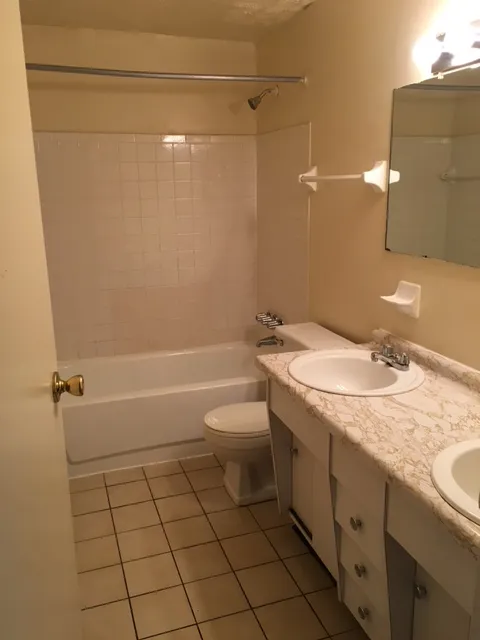 130 E Woodruff Ave 2BR