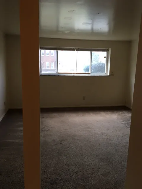130 E Woodruff Ave 2BR