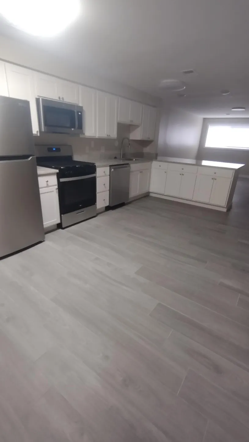 130 E Woodruff Ave Apt 1B ~ Renovated 