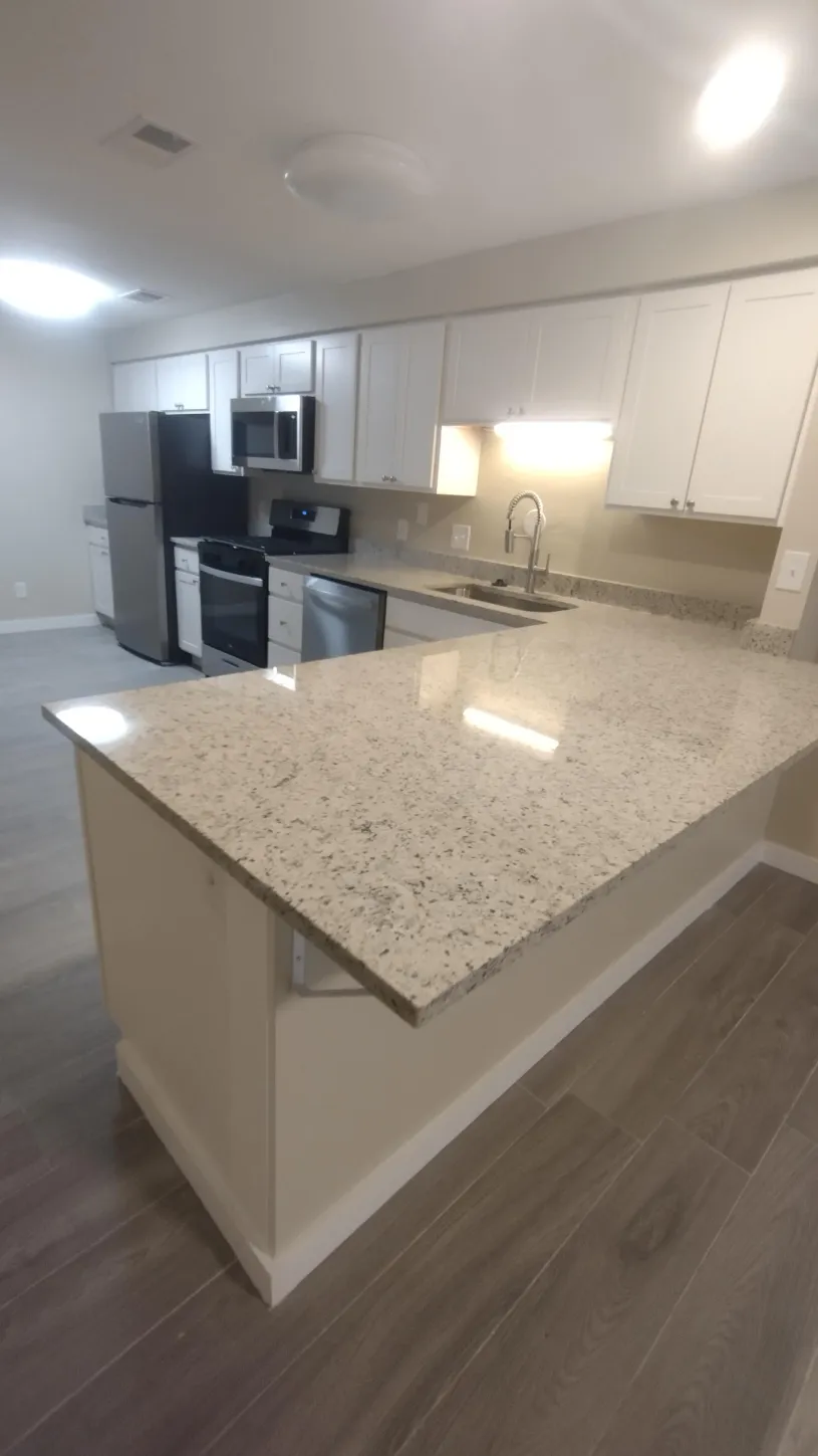 130 E Woodruff Ave Apt 1B ~ Renovated 