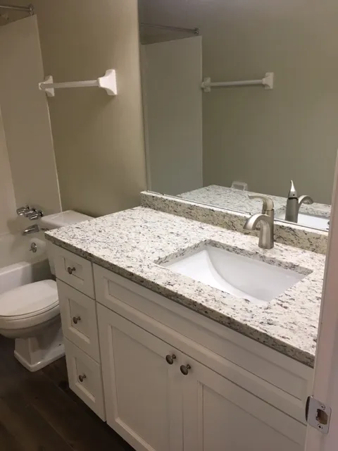 130 E Woodruff Ave Apt 1C ~ Renovated 