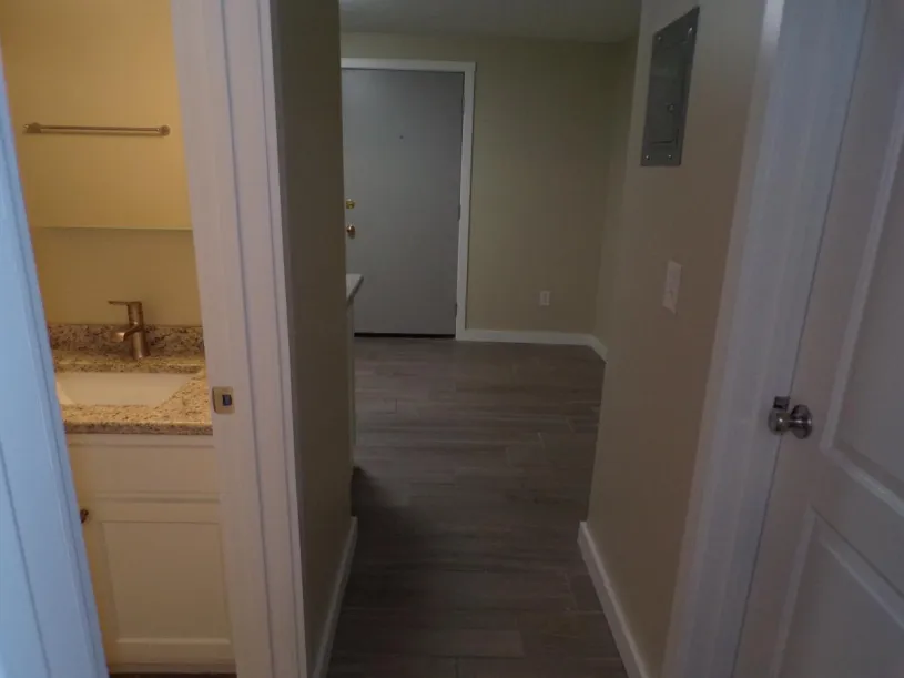 130 E Woodruff Ave Apt 1D 1 BR
