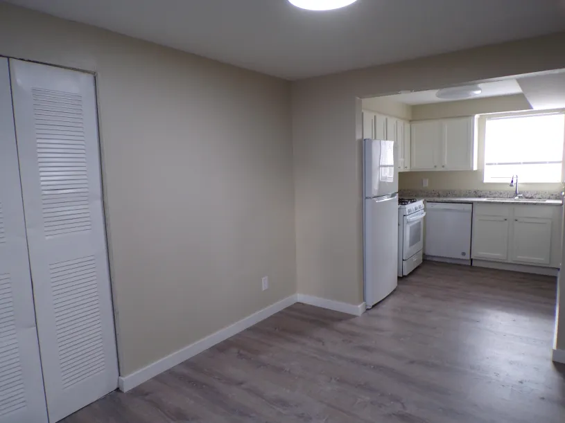 130 E Woodruff Ave Apt 2C ~ Renovated 