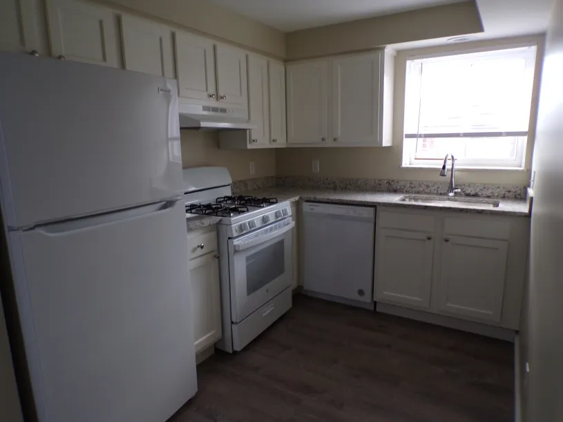 130 E Woodruff Ave Apt 2C ~ Renovated 