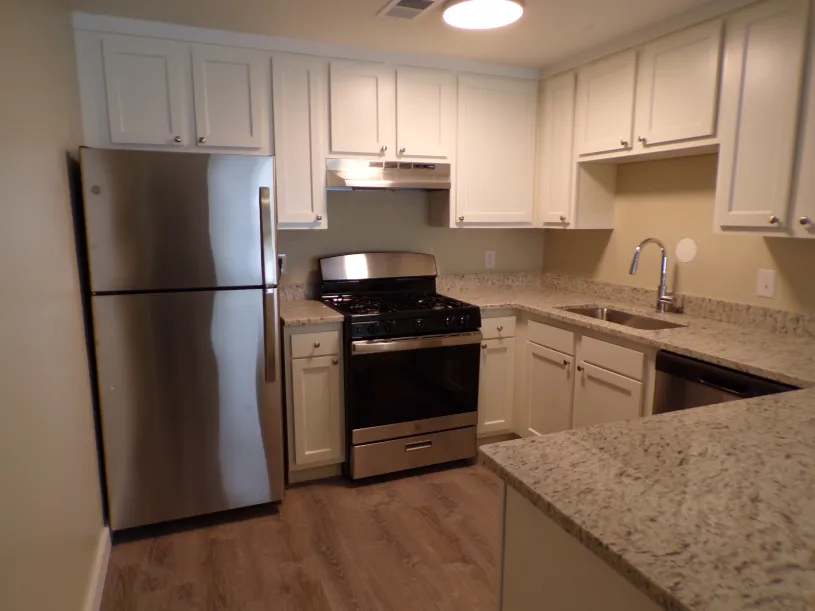 130 E Woodruff Ave Apt 3A ~ Renovated 