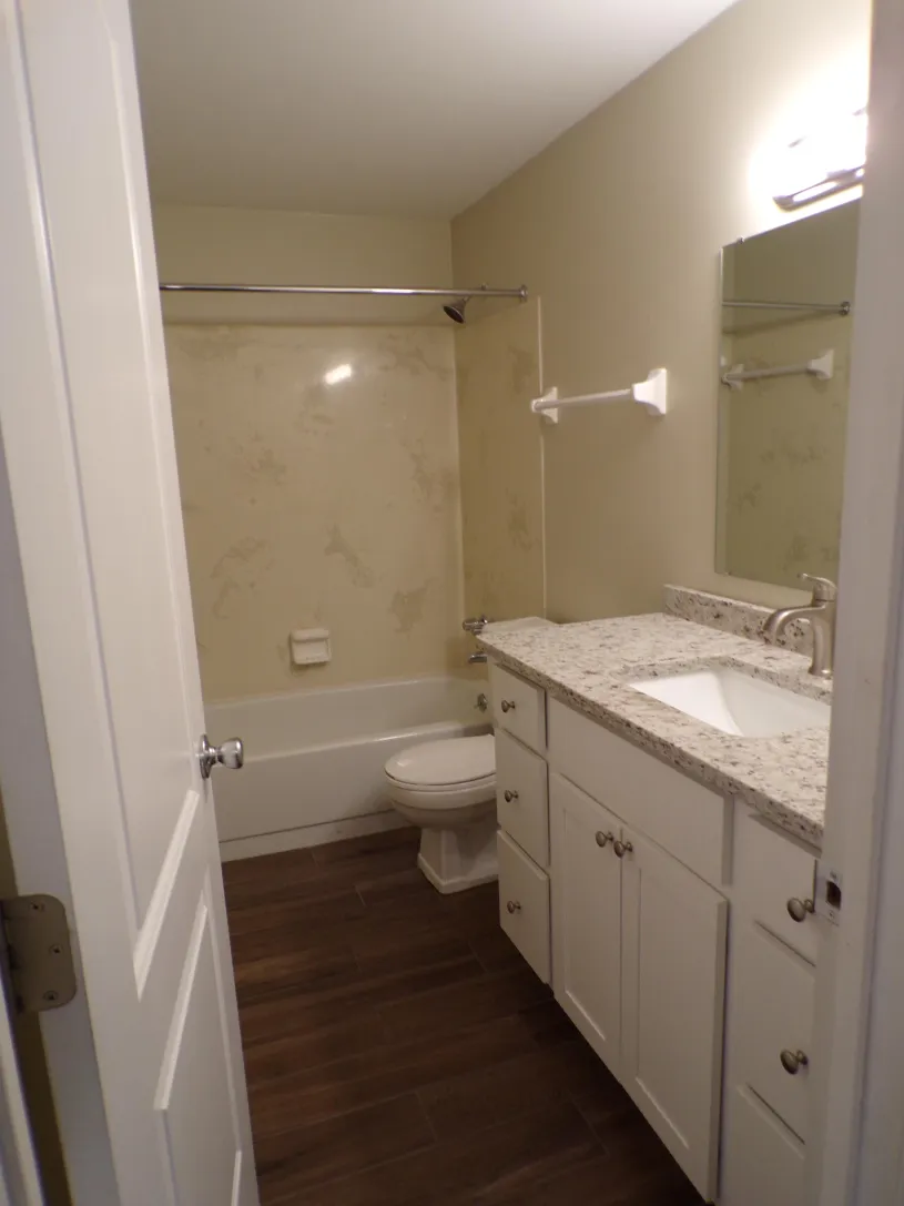 130 E Woodruff Ave Apt 3B ~ Renovated 