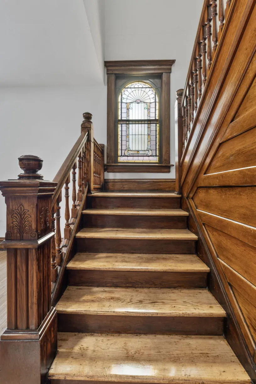 315 W 8th Ave
