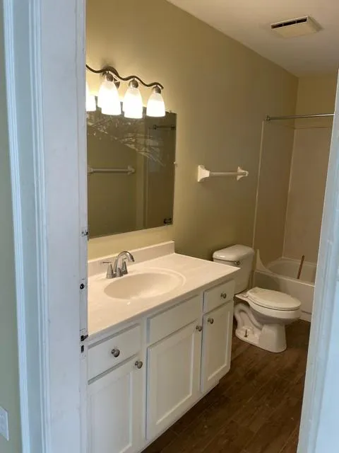 1534 1/2 Neil Ave - 3BR